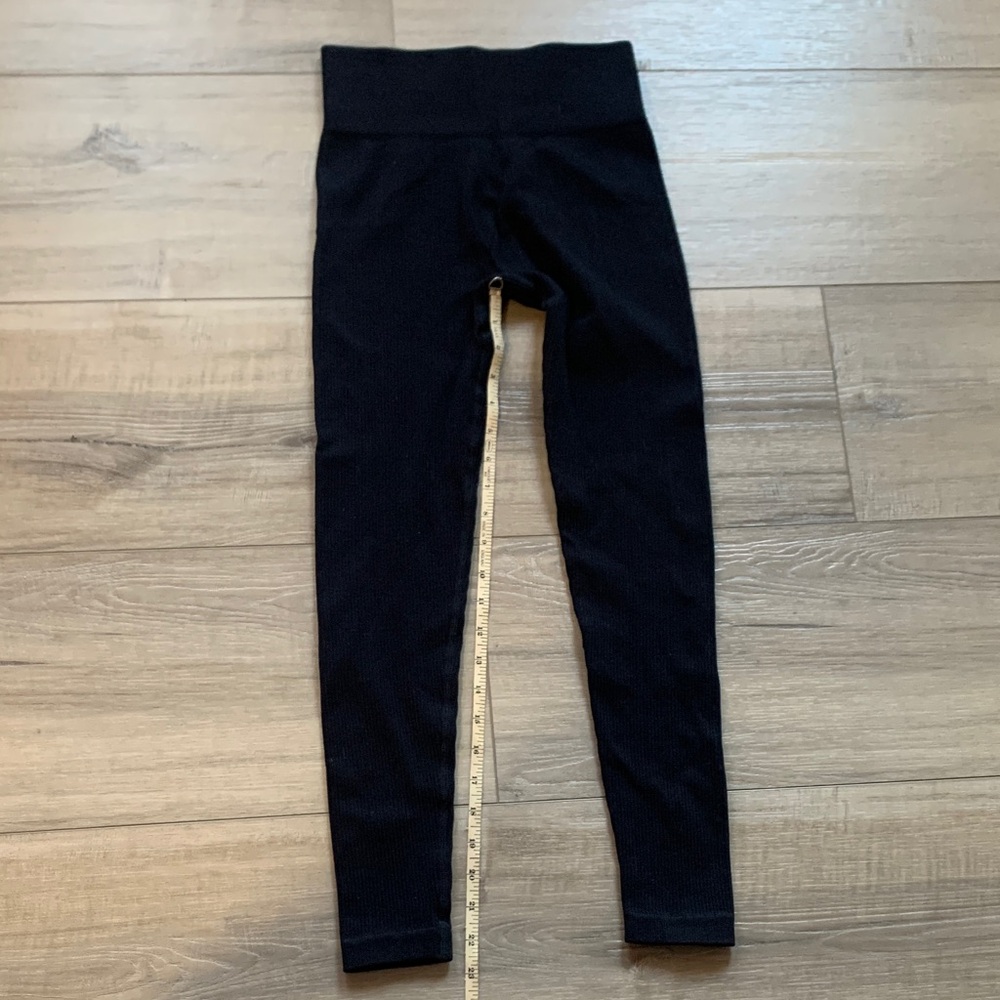 Women's Black Thick Ribbed Leggings and Sports Bra Unknown Brand - Picture 3 of 9